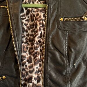 2b Bebe Black Cropped Moto Jacket Gold Zipper Faux Leather XS